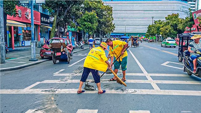 老河口環衛：高溫下的堅守
