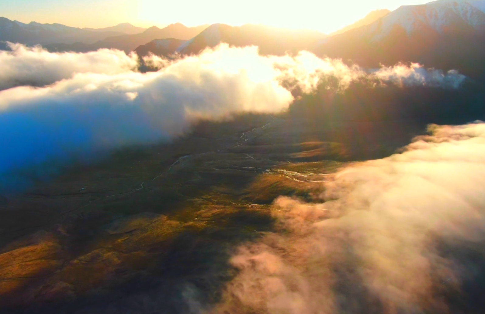 霧鎖祁連山：流雲擁翠似仙境