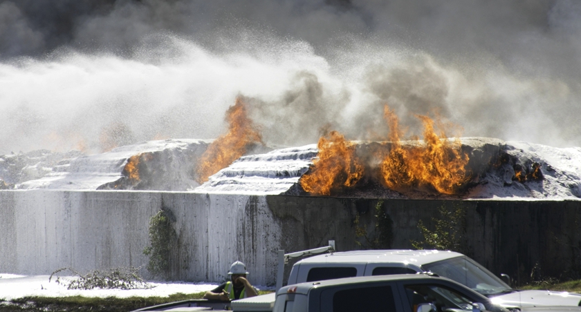 美國：得州一塑料品工廠發生火災