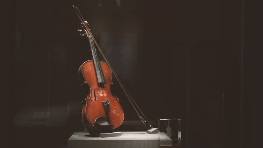 红色百宝 奋斗百年丨第16集：一把琴，一个人，一首歌