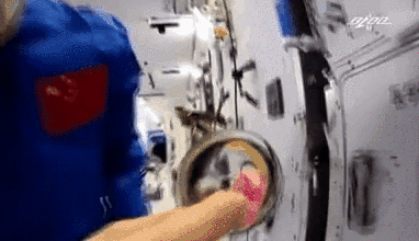 中国空间站首次太空授课活动取得圆满成功