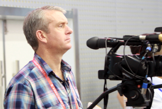 发布会现场的外国记者