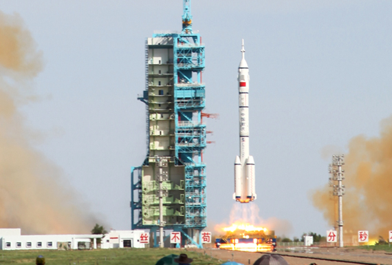 神舟十号飞船发射瞬间