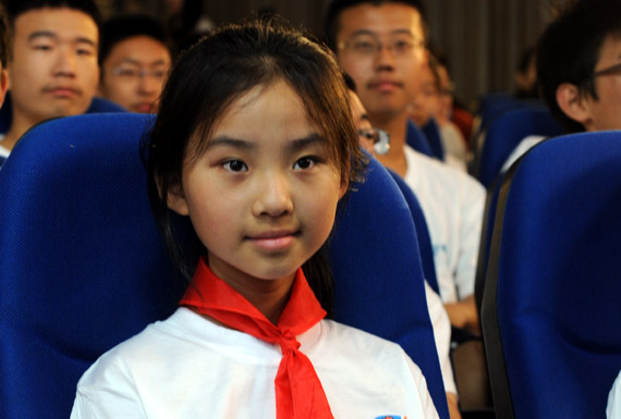 现场学生认真听讲