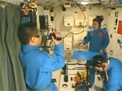 天宫一号为全国青少年进行太空授课