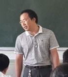 &ldquo;盲人教师&rdquo;胡中祥：视力全失近十年，胡中祥坚守讲台。这一切因为他的另一双眼睛&mdash;&mdash;妻子王建英，十年来日日为他朗读、&ldquo;备课&rdquo;，令他拥有一个明亮世界。