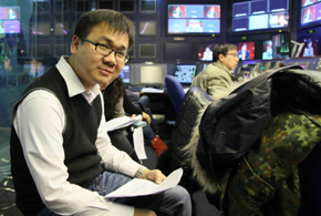 2019经济风云人物_...方电视广东十大经济风云人物颁奖典礼2012公关摄影 17P(2)