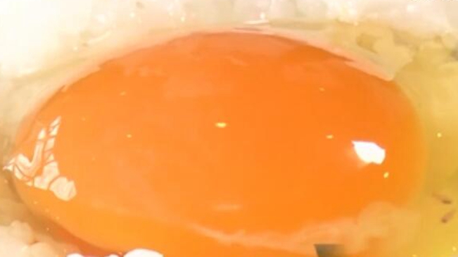 主打“生雞蛋拌飯” 日本郊區小超市生意火爆
