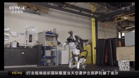 美国：空翻转体 机器人大秀体操套路