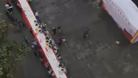 四川閬中：百米書畫長卷為國慶獻禮