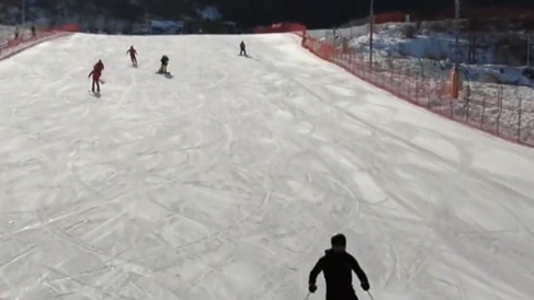 陕西照金：感受冰雪激情 旅游扶贫双丰收