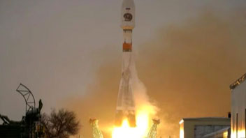 俄成功发射“北极”监测系统首颗气象卫星