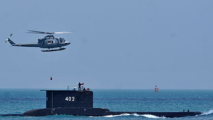 全力搜索 印尼失联潜艇预计很快“断氧”