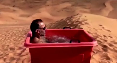 会玩！ 消暑解压 阿联酋兴起“烈日沙漠冰浴”