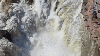 黄河壶口瀑布呈现“碧流飞瀑”景观