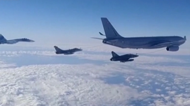 俄国防部：美侦察机靠近俄边境活动 俄战机升空拦截