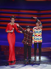 &ldquo;最美婆婆&rdquo;陈贤妹上台领奖