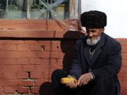 艾尼亚特&ldquo;快乐&rdquo;修桥36年