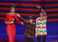 &ldquo;拾道德之荒&rdquo;陈贤妹携儿媳领奖