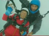 百岁老妇玩跳伞 两次破世界纪录