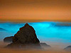 美國加州海灘驚現神秘藍色光芒