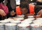 臊子面大胃王比赛:厨师10分钟干掉116碗夺冠