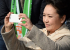 &ldquo;第一夫人&rdquo;访欧用千元国产手机拍照