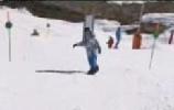 比利時四歲寶貝超萌滑雪 身手矯健