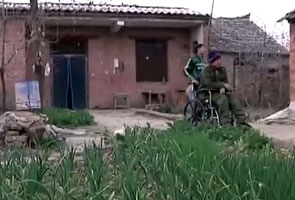 孝心少年和他瘫痪的父亲