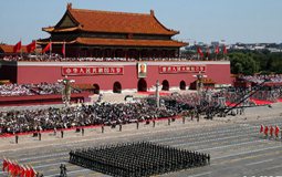 【新华图视】钢铁雄狮 中国力量