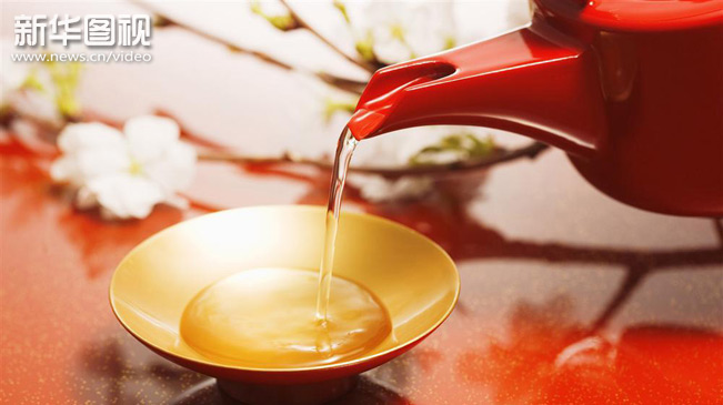 【新华图视】泡药酒“治百病”