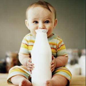 [小宝贝大课堂]喂牛奶的方法(上)