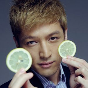 [娱乐马后炮]古装美男子教父―胡歌