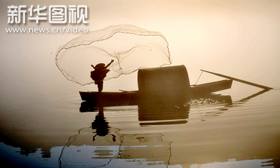 【新华图视】雾漫东江 渔歌曲