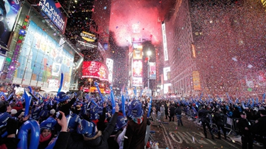 美国：全球最大！时代广场水晶球“整装待发”静待新年
