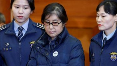 韩国：宪法法院再开庭 崔顺实首次出庭