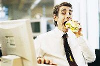 【健康解码】职场“过劳肥”，你中招了吗？