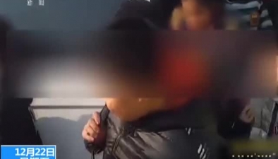 河北衡水：交警查獲超員近200%黑校車