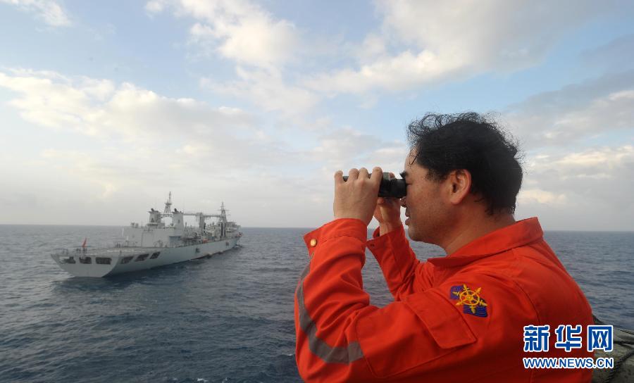 （搜寻马航370航班&middot;新华直击）（3）兵分两路 稳扎稳打 向前搜救