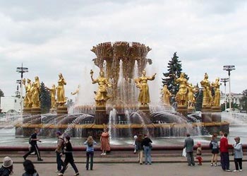 俄罗斯人在一年之内要过80多个&ldquo;五花八门&rdquo;的节日