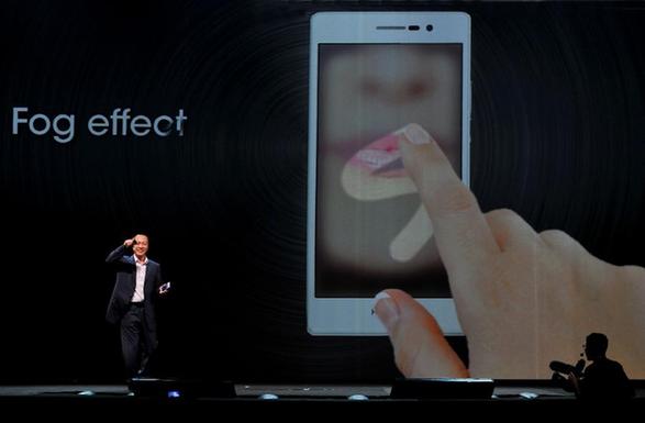 （XHDW）（1）华为新一代旗舰智能手机在巴黎发布