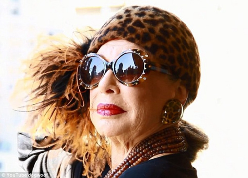 美丽是一生的功课:走在时尚前沿的银发族(图)