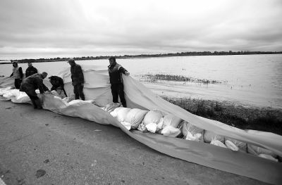12万枚未排除地雷悬了