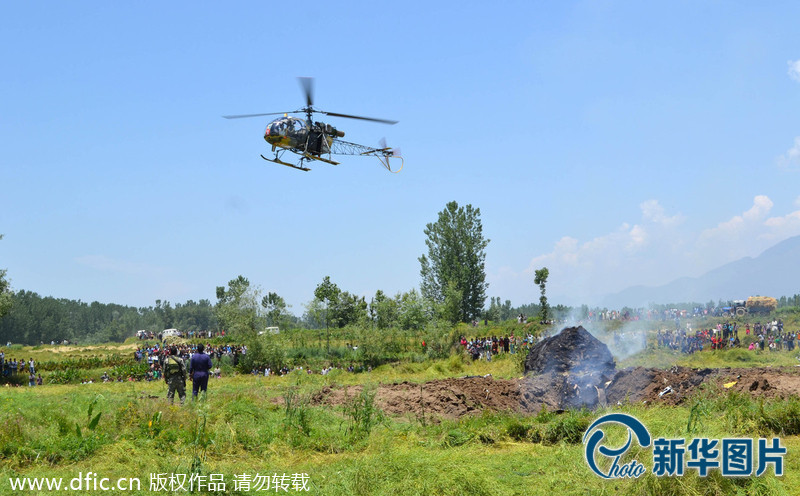 印度空军米格-21战机坠毁 驾驶员当场死亡(高清