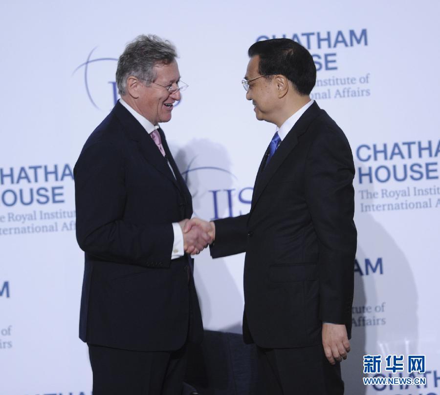 6月18日,国务院总理李克强在伦敦金融城市长官邸面向英国皇家国际问题研究所和国际战略研究所两大智库发表题为《共建包容发展的美好世界》的演讲。新华社记者 张铎 摄 6月18日,国务院总理李克强在伦敦金融城市长官邸面向英国皇家国际问题研究所和国际战略研究所两大智库发表题为《共建包容发展的美好世界》的演讲。新华社记者 张铎 摄