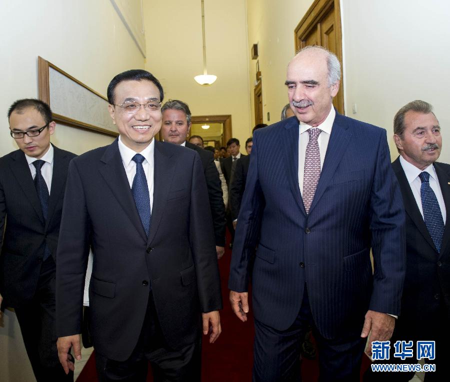 6月19日,国务院总理李克强在希腊议会大厦会见希腊议长米马拉基斯。新华社记者 王晔 摄 6月19日,国务院总理李克强在希腊议会大厦会见希腊议长米马拉基斯。新华社记者 王晔 摄