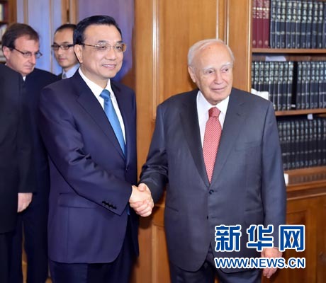 6月20日,国务院总理李克强在雅典总统府会见希腊总统帕普利亚斯。 新华社记者 李涛 摄 6月20日,国务院总理李克强在雅典总统府会见希腊总统帕普利亚斯。 新华社记者 李涛 摄