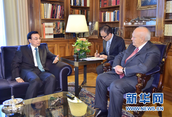 6月20日,国务院总理李克强在雅典总统府会见希腊总统帕普利亚斯。 新华社记者 李涛 摄 6月20日,国务院总理李克强在雅典总统府会见希腊总统帕普利亚斯。 新华社记者 李涛 摄