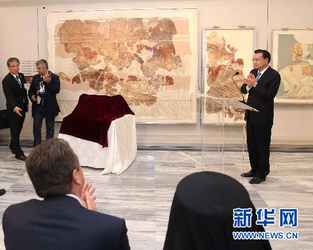 6月21日，国务院总理李克强与希腊总理萨马拉斯共同出席希腊伊拉克利翁博物馆新馆开馆仪式并发表讲话。 新华社记者 庞兴雷 摄 