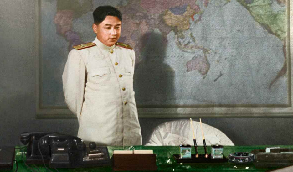 朝鲜官媒公开金日成旧照 纪念金日成逝世20周